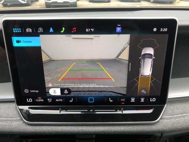 Photo of 2025 Pure White Volkswagen Tiguan