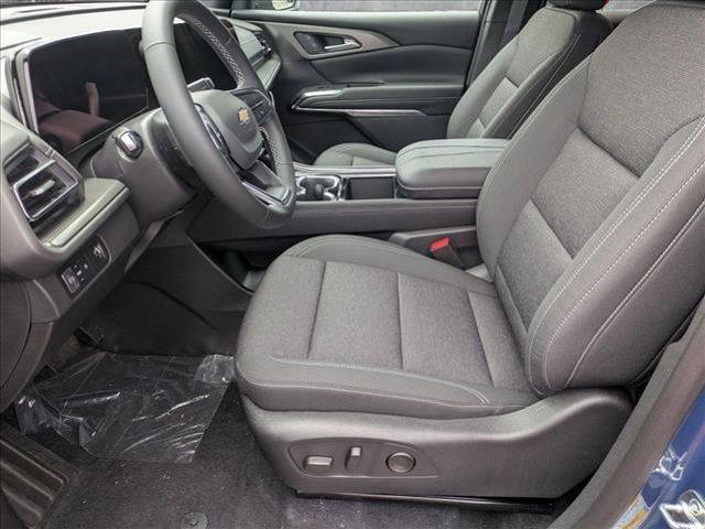 Photo of 2025 Lakeshore Blue Metallic Chevrolet Traverse