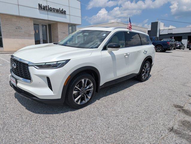 Photo of 2023 Majestic White INFINITI QX60