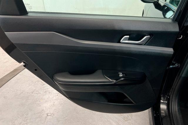 Photo of 2022 Ebony Black Kia K5