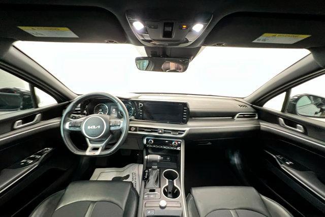 Photo of 2022 Ebony Black Kia K5
