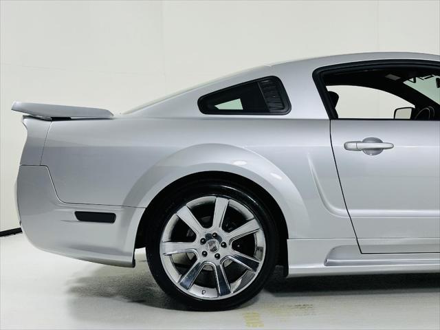 Photo of 2006 Satin Silver Metallic Ford Mustang