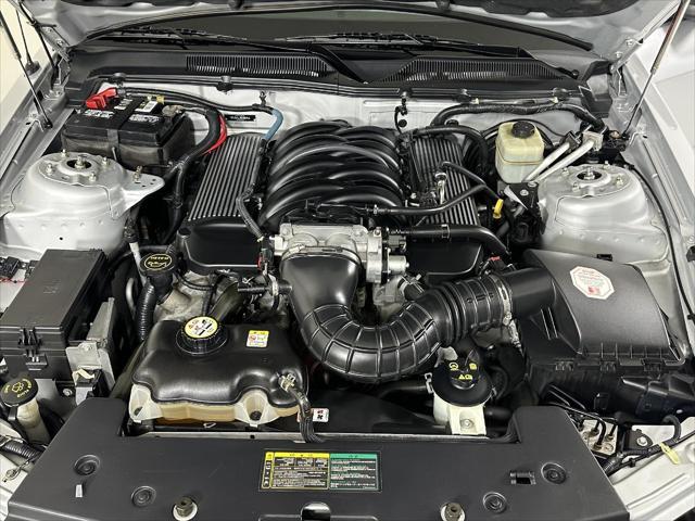 Photo of 2006 Satin Silver Metallic Ford Mustang
