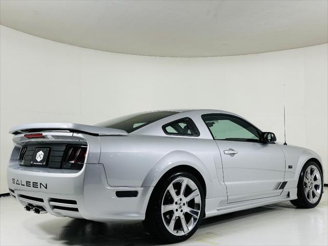 Photo of 2006 Satin Silver Metallic Ford Mustang