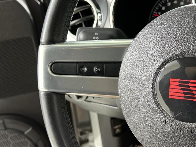 Photo of 2006 Satin Silver Metallic Ford Mustang