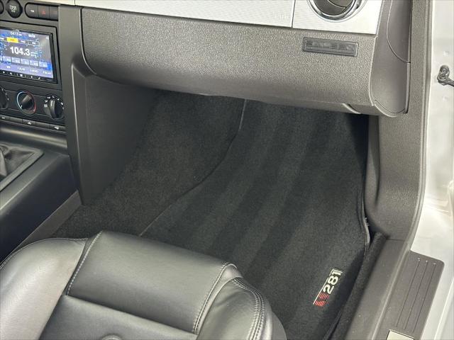 Photo of 2006 Satin Silver Metallic Ford Mustang