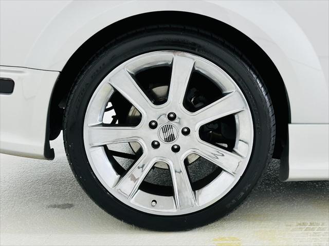 Photo of 2006 Satin Silver Metallic Ford Mustang