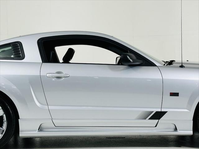 Photo of 2006 Satin Silver Metallic Ford Mustang