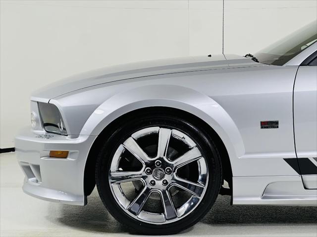 Photo of 2006 Satin Silver Metallic Ford Mustang