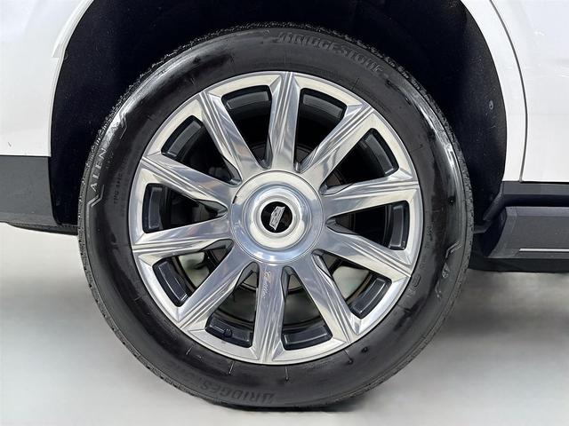 Photo of 2022 Crystal White Tricoat Cadillac Escalade