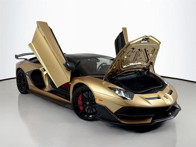 Photo of 2019 Oro Elios Metallic Lamborghini Aventador SVJ