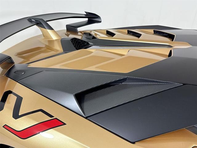 Photo of 2019 Oro Elios Metallic Lamborghini Aventador SVJ
