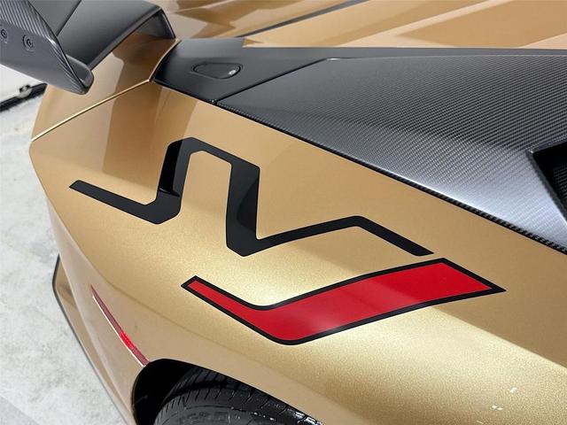 Photo of 2019 Oro Elios Metallic Lamborghini Aventador SVJ