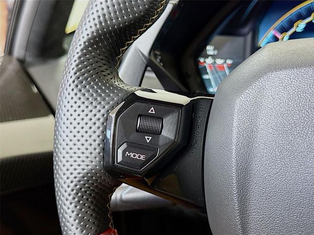 Photo of 2019 Oro Elios Metallic Lamborghini Aventador SVJ