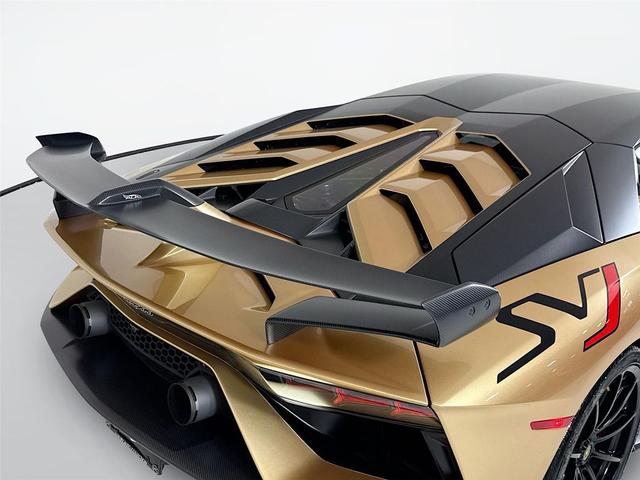 Photo of 2019 Oro Elios Metallic Lamborghini Aventador SVJ