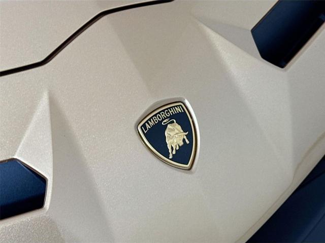 Photo of 2019 Oro Elios Metallic Lamborghini Aventador SVJ