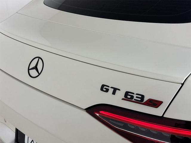 Photo of 2019 designo Diamond White Metallic Mercedes-Benz AMG GT 63