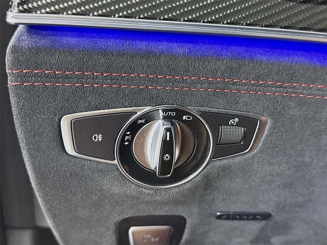 Photo of 2019 designo Diamond White Metallic Mercedes-Benz AMG GT 63