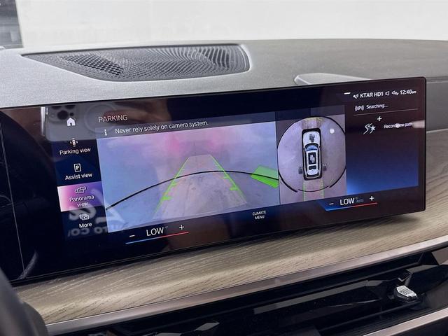 Photo of 2023 Mineral White Metallic BMW X7