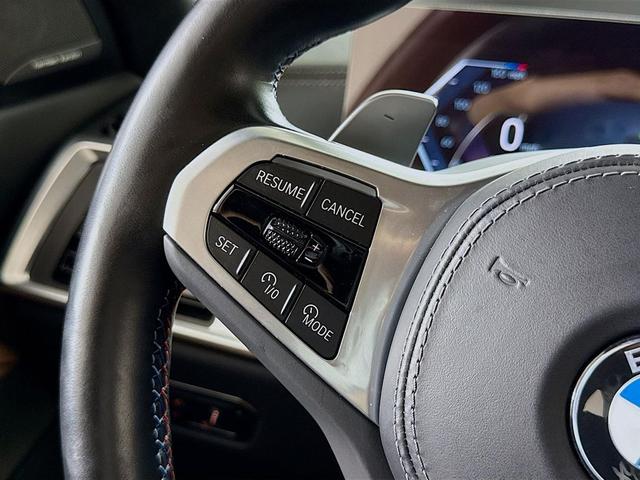 Photo of 2023 Mineral White Metallic BMW X7