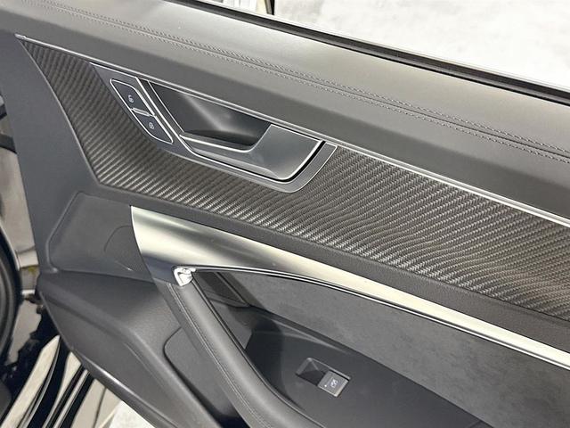 Photo of 2024 Mythos Black Metallic Audi RS 6 Avant