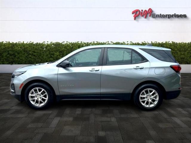 Photo of 2023 Gray Chevrolet Equinox