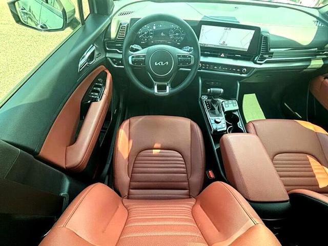 Photo of 2025 Gray Kia Sportage