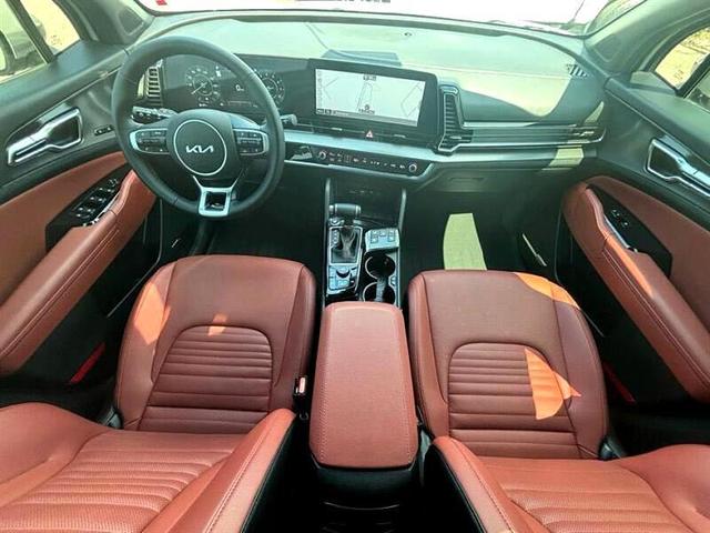 Photo of 2025 Gray Kia Sportage