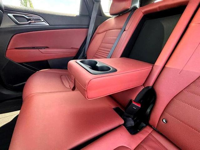 Photo of 2025 Gray Kia Sportage