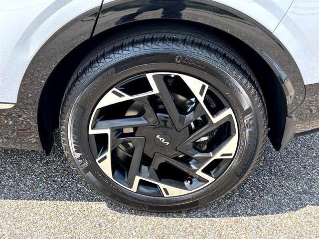 Photo of 2025 Gray Kia Sportage