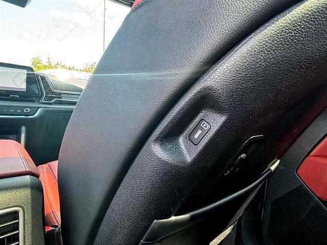 Photo of 2025 Gray Kia Sportage