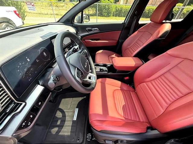 Photo of 2025 Gray Kia Sportage