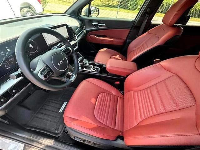 Photo of 2025 Gray Kia Sportage