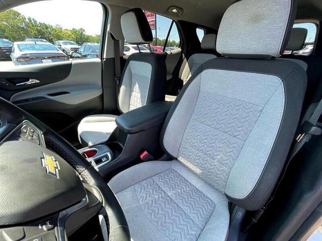 Photo of 2023 White Chevrolet Equinox