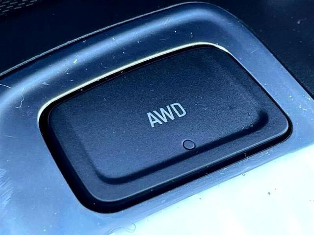 Photo of 2023 White Chevrolet Equinox