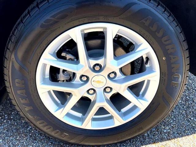 Photo of 2023 White Chevrolet Equinox