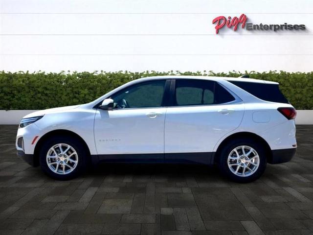 Photo of 2023 White Chevrolet Equinox