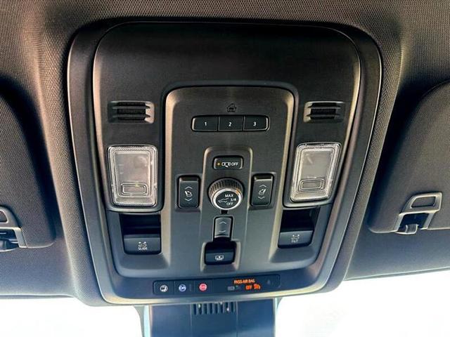 Photo of 2023 Blue Chevrolet Suburban