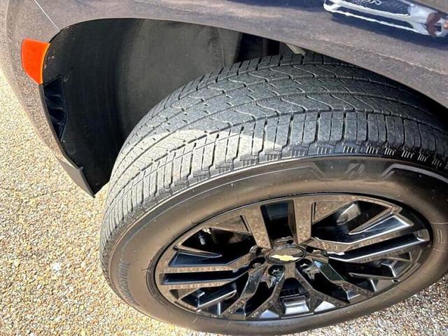 Photo of 2023 Blue Chevrolet Suburban