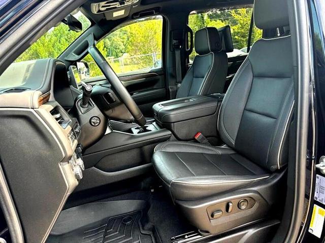 Photo of 2023 Blue Chevrolet Suburban