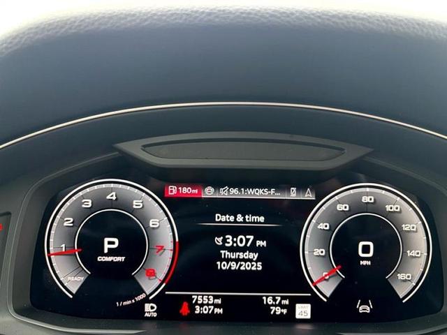 Photo of 2025 Glacier White Metallic Audi Q7