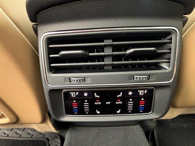 Photo of 2025 Glacier White Metallic Audi Q7