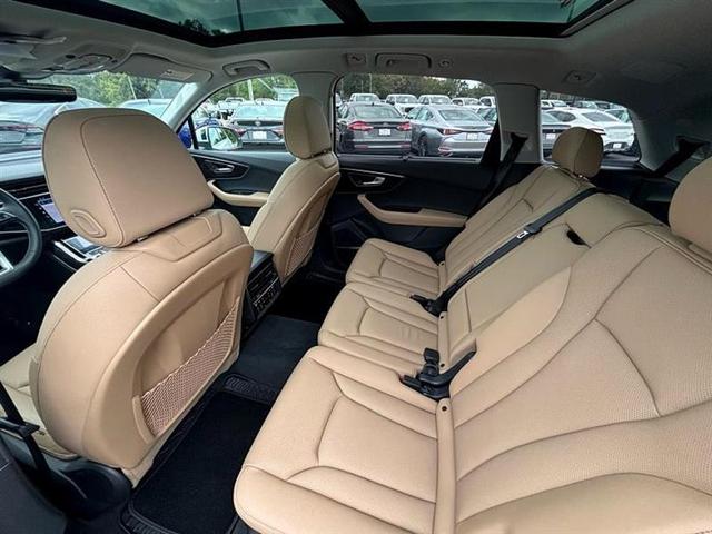 Photo of 2025 Glacier White Metallic Audi Q7