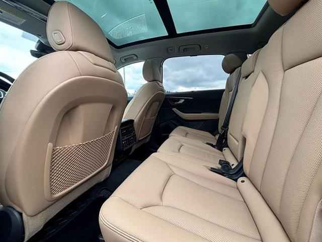 Photo of 2025 Glacier White Metallic Audi Q7