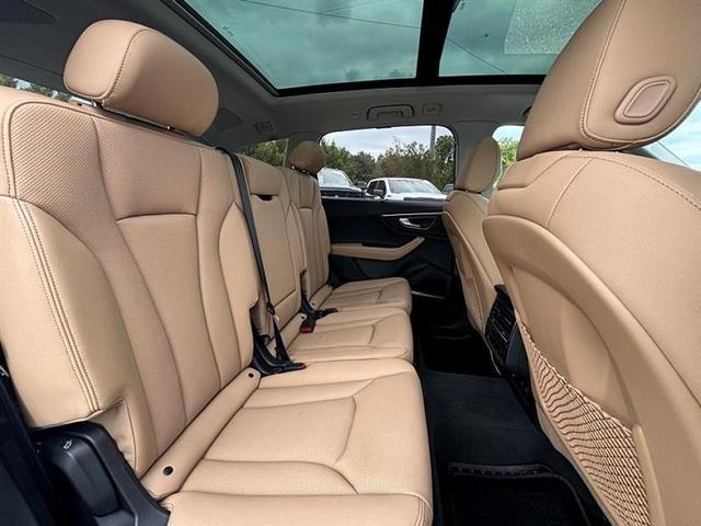 Photo of 2025 Glacier White Metallic Audi Q7