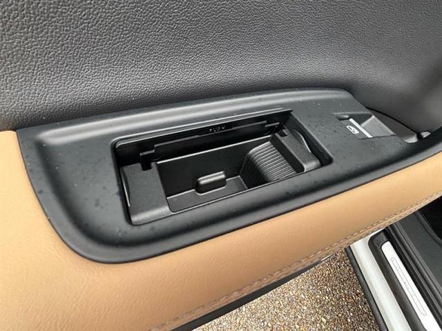 Photo of 2025 Glacier White Metallic Audi Q7