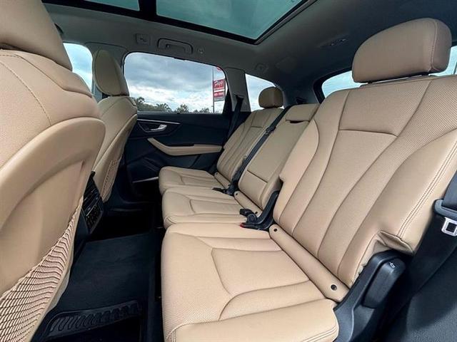 Photo of 2025 Glacier White Metallic Audi Q7