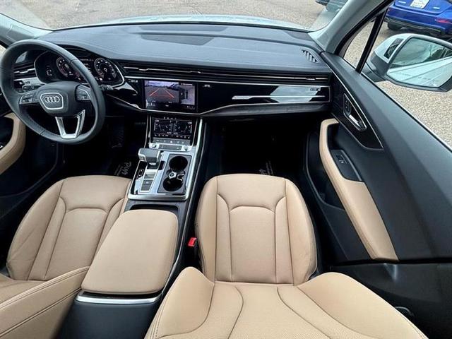 Photo of 2025 Glacier White Metallic Audi Q7