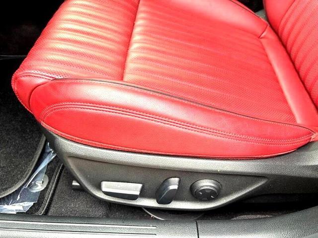 Photo of 2023 Gray Genesis G70