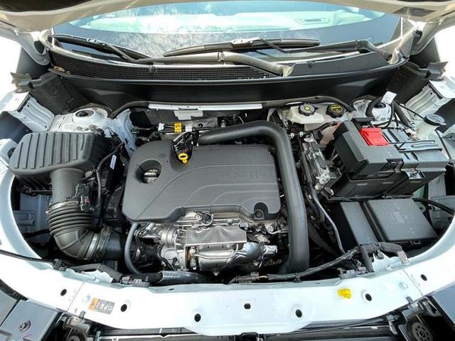 Photo of 2025 White Chevrolet Equinox
